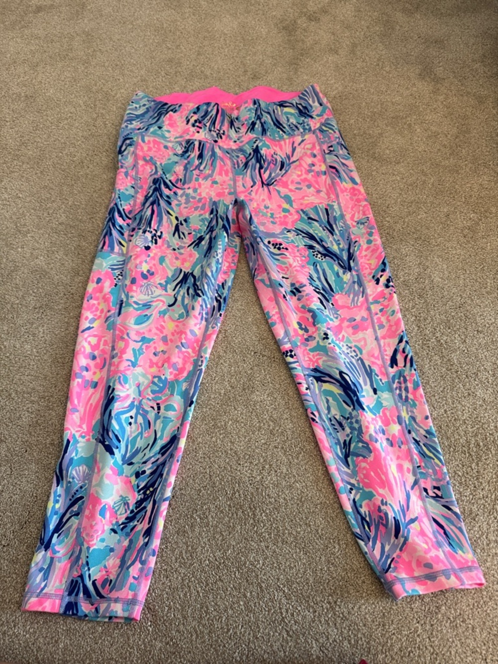 Lilly Pulitzer XL -  Capri Leggings in Pink & Blue